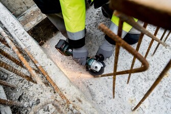 Metabo W18L 9-125 akkukulmahiomakone 2x4.0ah akku + ASC 55 laturi